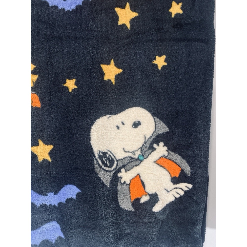 Peanuts Halloween Snoopy Vampire Bats Black Plush Fleece Throw Blanket 46 x 60 - Picture 2 of 3